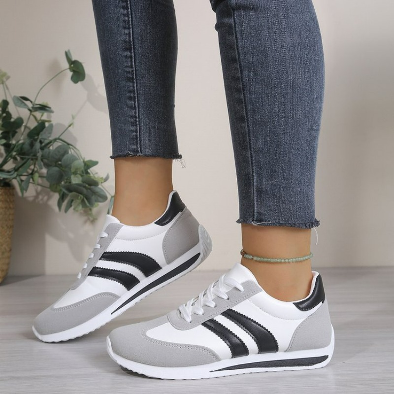 Women'S Fashion Show - Sepatu Sneakers Wanita Ringan Nyaman Model