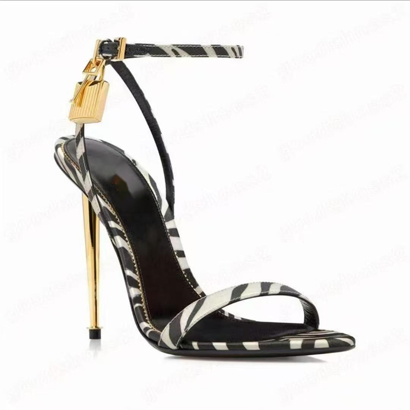 Sandal Wanita Dekorasi Kunci K - Women'S Fashion Show ulasan dan harga