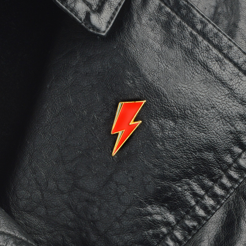 Aladdin Lightning Enamel Pin B - Women Fashion Icon ulasan dan harga