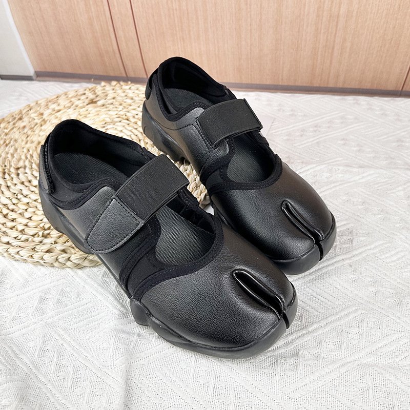 Tabi Sepatu Gesper Sabuk Fashi - Women'S Fashion Velcro Sneakers ulasan dan harga