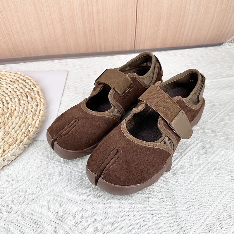 Tabi Sepatu Gesper Sabuk Fashi - Women'S Fashion Velcro Sneakers ulasan dan harga